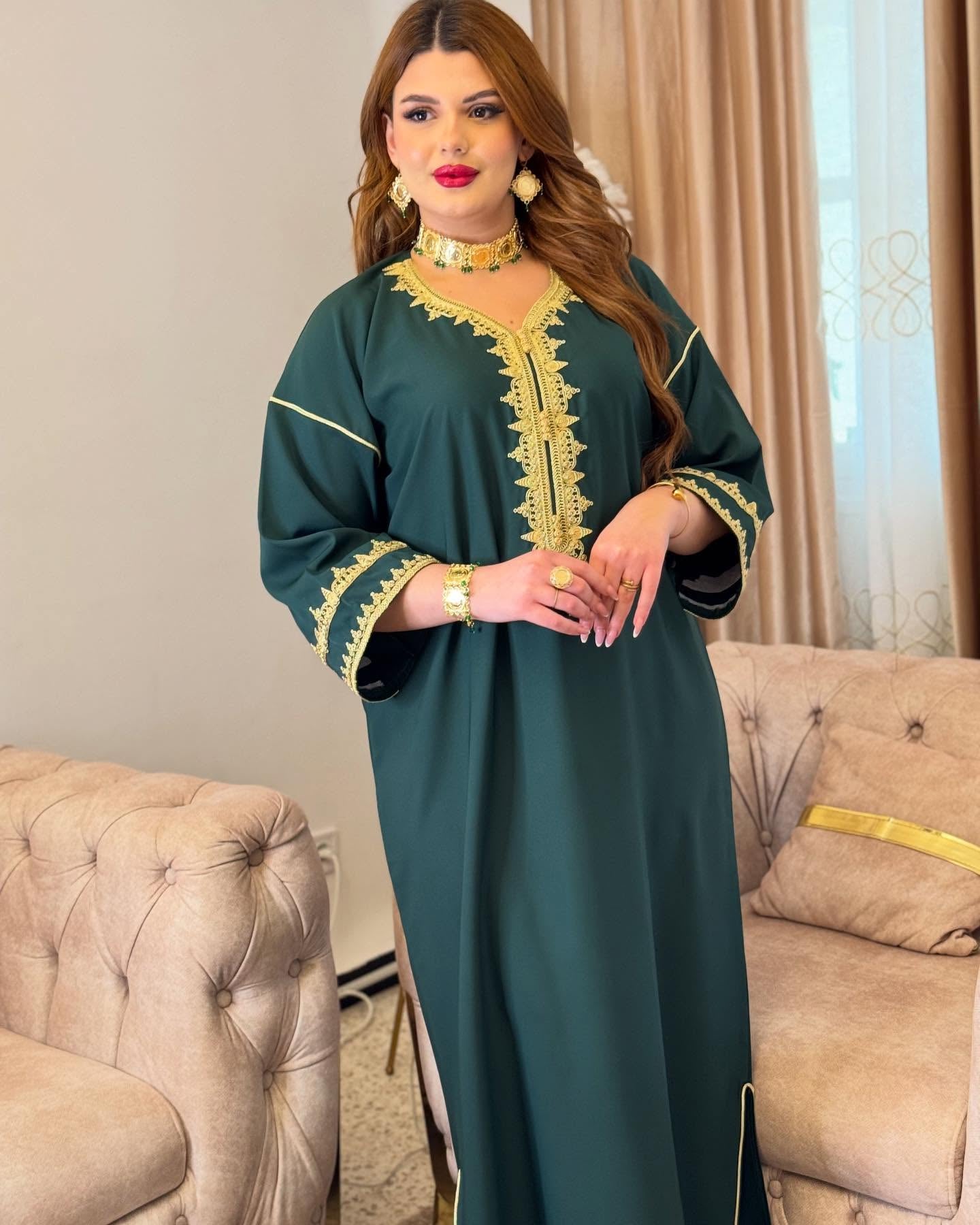 Abaya Vert Émeraude – Élégance et Tradition